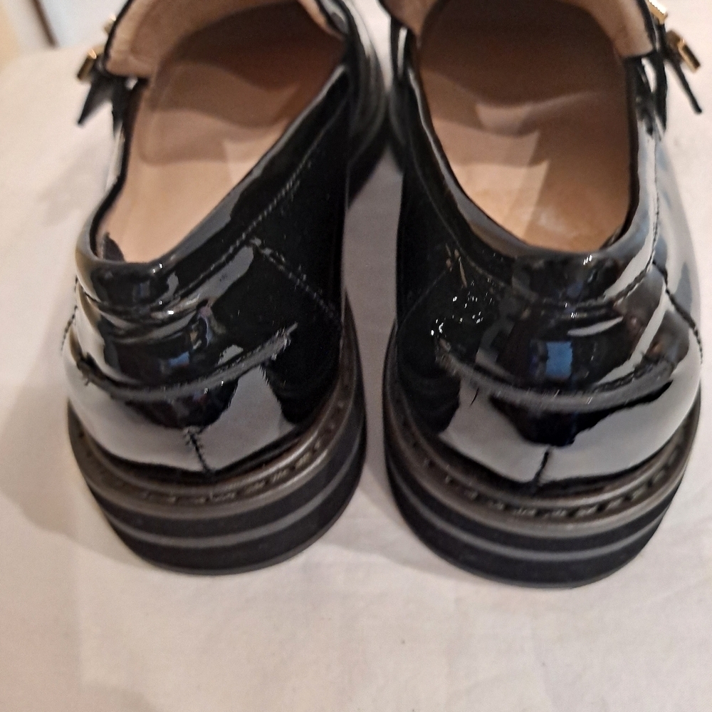 Louise et CIE Womens Black Patent Leather Gold Buckle 8M NWOT - Picture 4 of 6